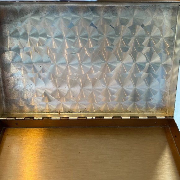 Vintage Gold Jewelry Box - Picture 6 of 6